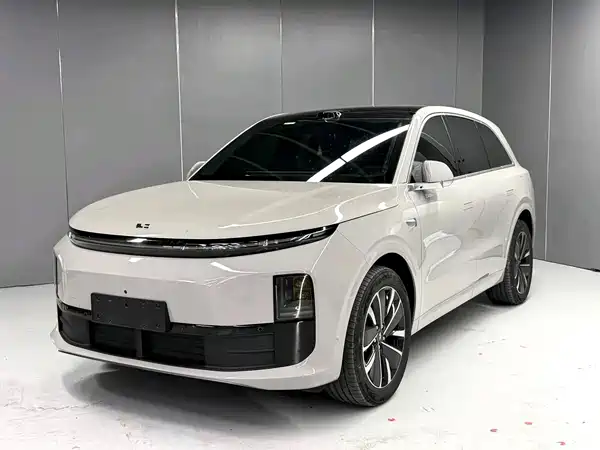 Li Auto L6 2025