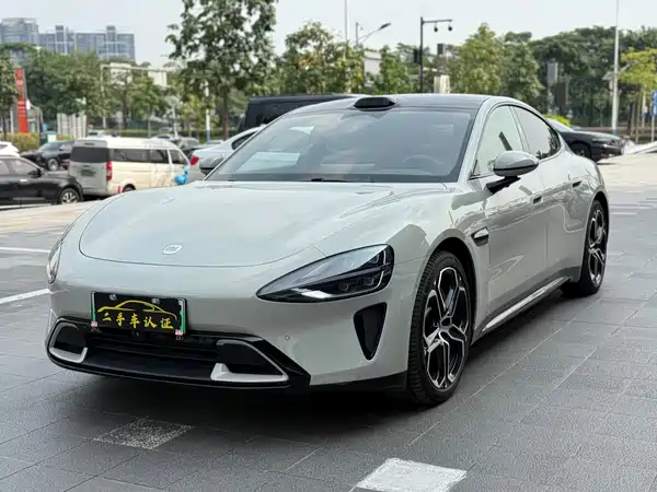 Xiaomi SU7 2024
