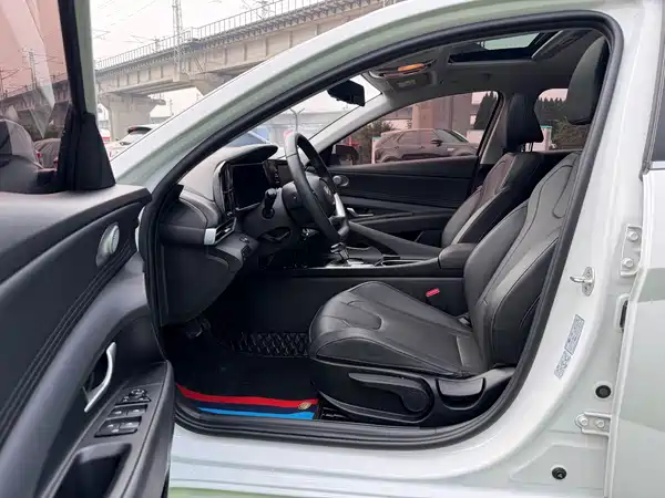 Hyundai Elantra 2022, фото 8