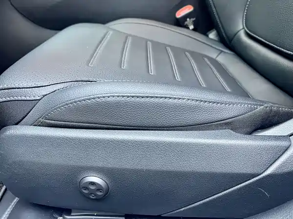 Mercedes-Benz C-Class 2025, фото 18
