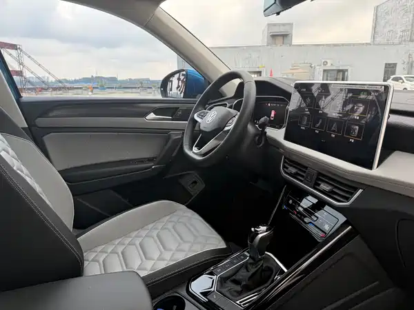 Volkswagen Tayron GTE 2023, фото 23