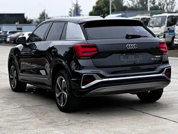 Audi Q2L e-tron 2022, фото 7