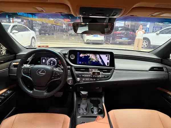 Lexus ES 2022, фото 9