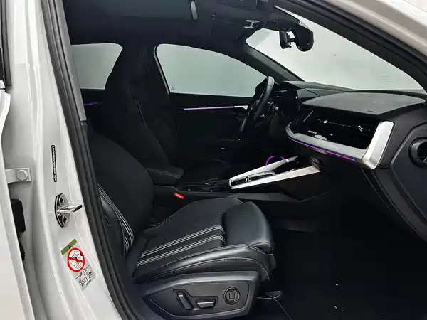 Audi A3 2023, фото 17