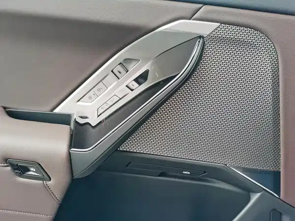 BMW i7 2023, фото 24