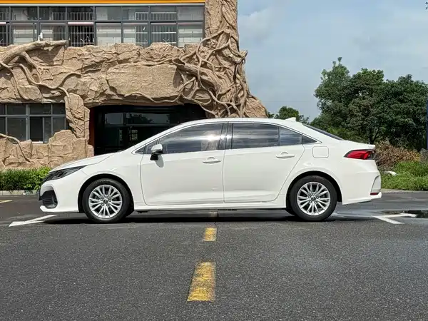 Toyota Allion 2023, фото 4