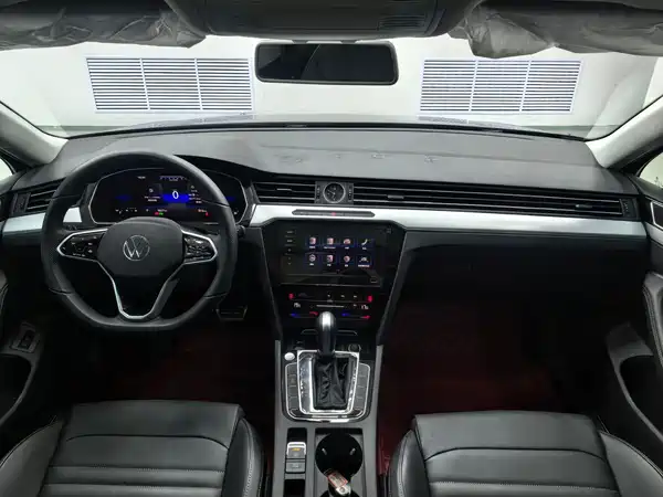 Volkswagen Magotan 2023, фото 9