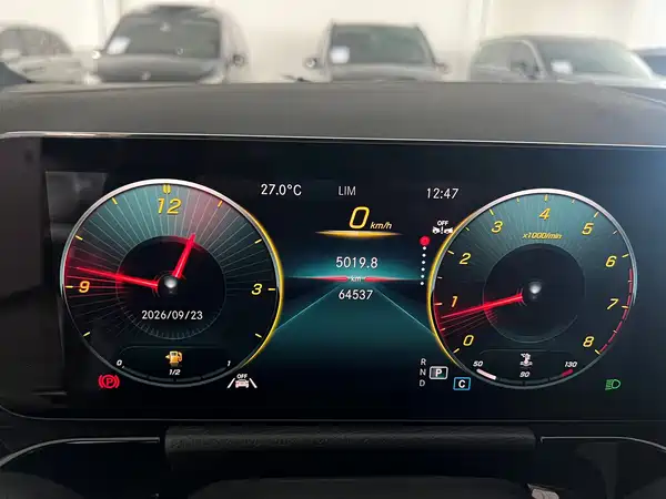 Mercedes-Benz GLA 2023, фото 15