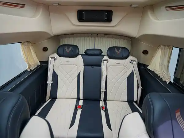 Mercedes-Benz V-Class 2022, фото 19