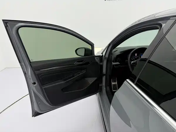 Volkswagen Golf 2023, фото 18