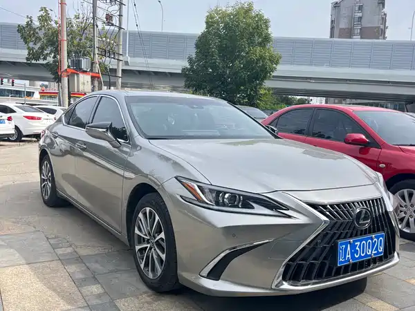 Lexus ES 2022, фото 3