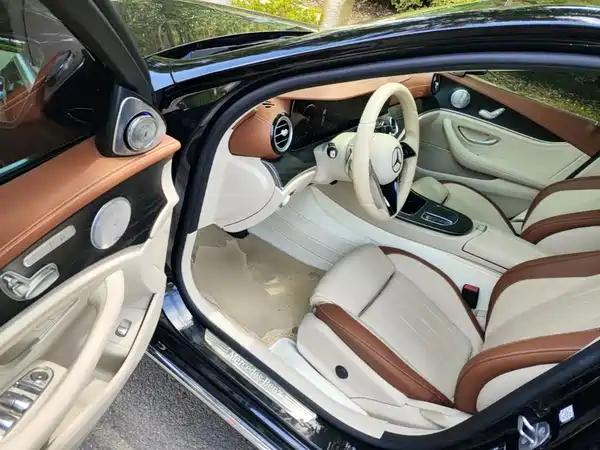 Mercedes-Benz E-Class 2022, фото 15