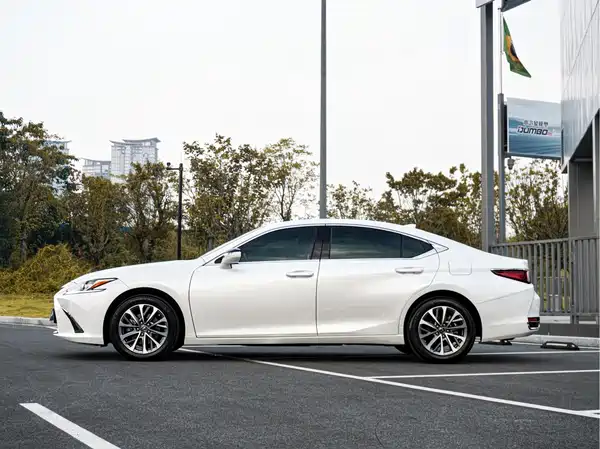 Lexus ES 2024, фото 4