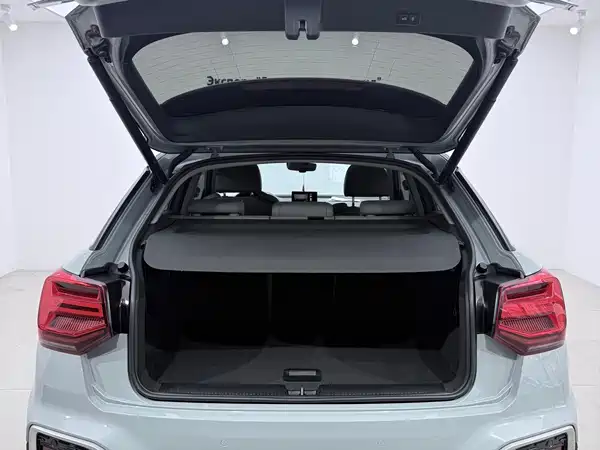Audi Q2L 2022, фото 16