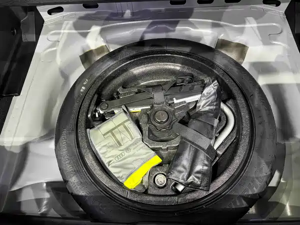 Audi Q2L 2022, фото 20