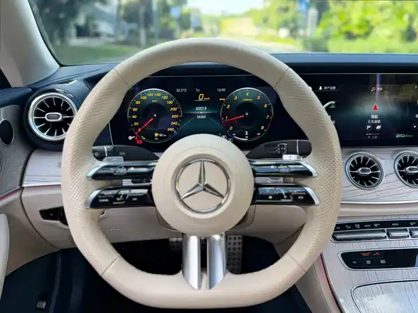 Mercedes-Benz E-Class 2023, фото 15