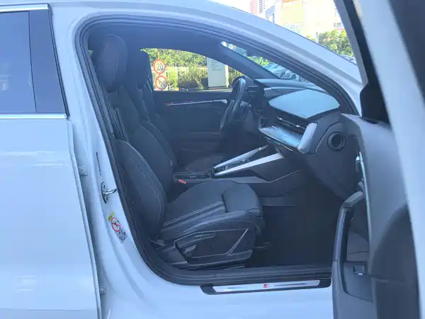 Audi A3 2023, фото 9