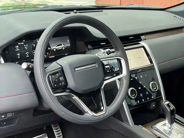 Land Rover Discovery Sport 2023, фото 17