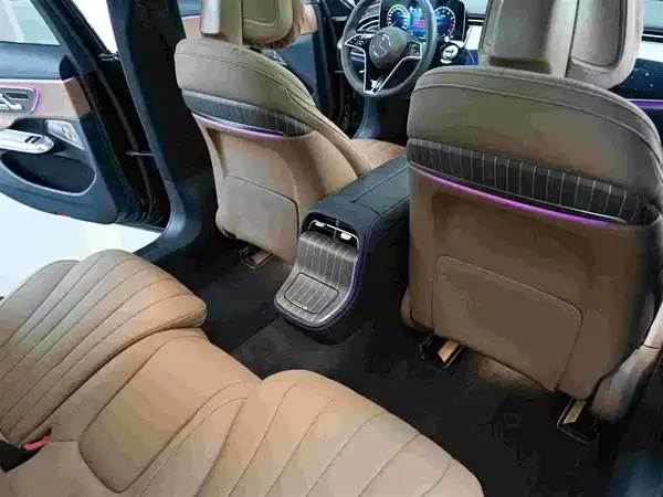 Mercedes-Benz E-Class 2025, фото 9
