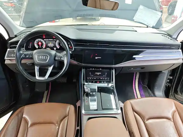 Audi Q7 2023, фото 6