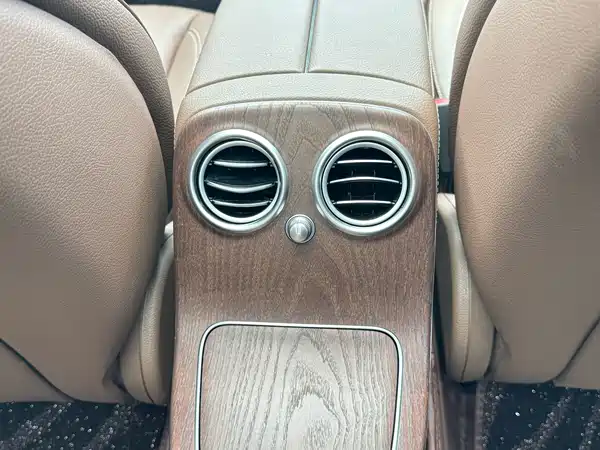 Mercedes-Benz E-Class 2023, фото 14