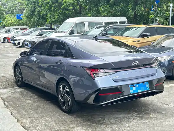 Hyundai Elantra 2023, фото 9