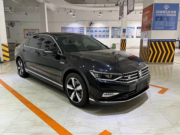 Volkswagen Magotan 2023, фото 3