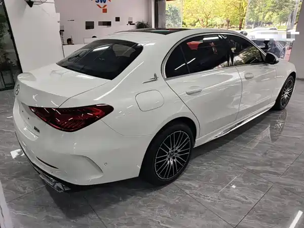 Mercedes-Benz C-Class 2024, фото 6