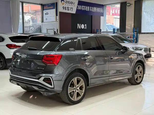 Audi Q2L 2022, фото 4