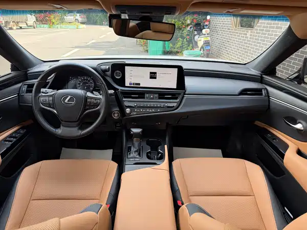 Lexus ES 2022, фото 17
