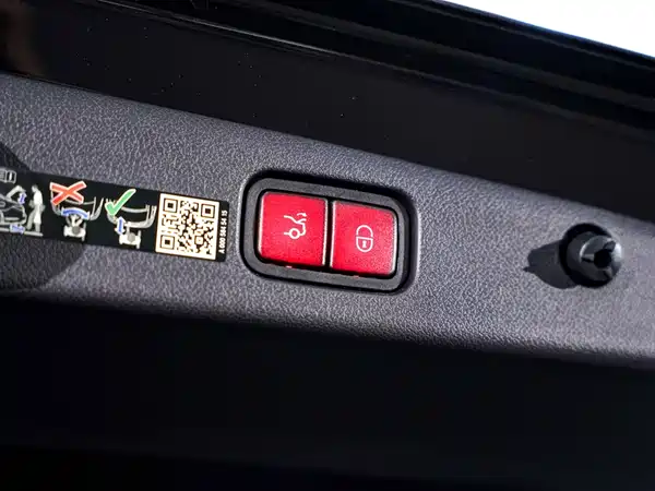 Mercedes-Benz E-Class 2025, фото 31