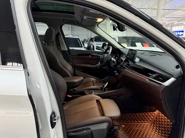 BMW X1 2022, фото 18