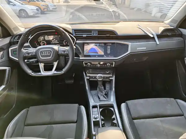 Audi Q3 2023, фото 12