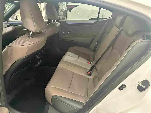 Lexus ES 2025, фото 13