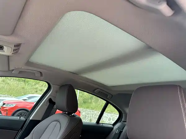 BMW 1 Series 2022, фото 11