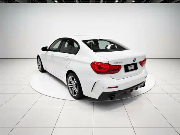 BMW 1 Series 2021, фото 22