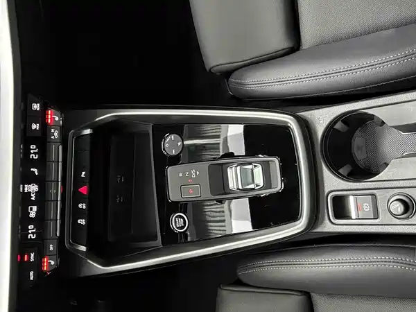 Audi A3 2022, фото 5