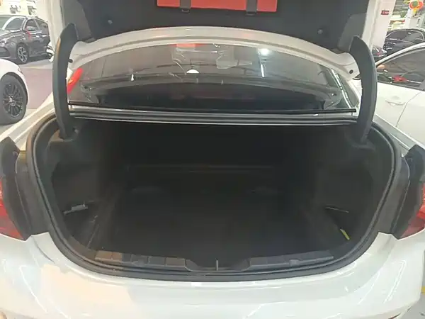 BMW 1 Series 2021, фото 18