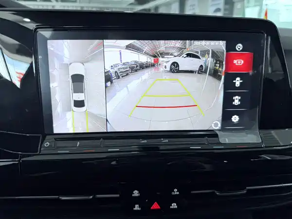 Volkswagen Golf 2023, фото 12