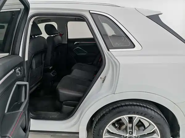 Audi Q3 2022, фото 12