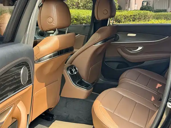 Mercedes-Benz E-Class 2023, фото 5