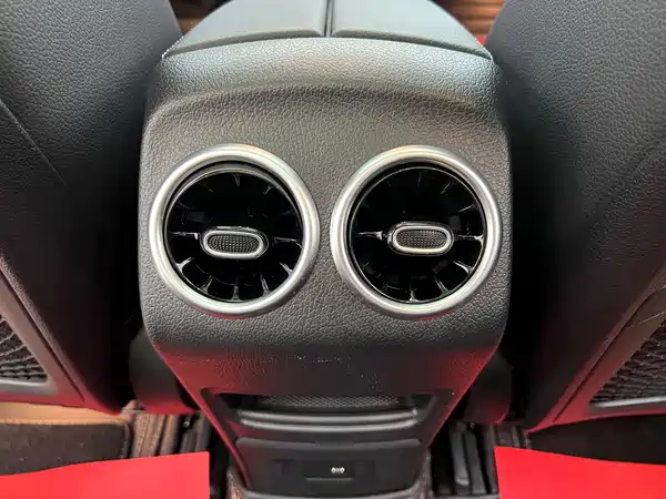 Mercedes-Benz EQB 2023, фото 18