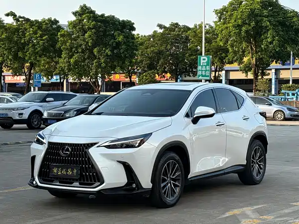 Lexus NX 2023