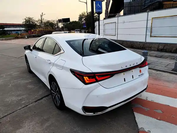 Lexus ES 2025, фото 6