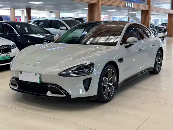 Xiaomi SU7 2024