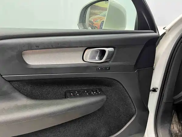 Volvo XC40 2024, фото 6
