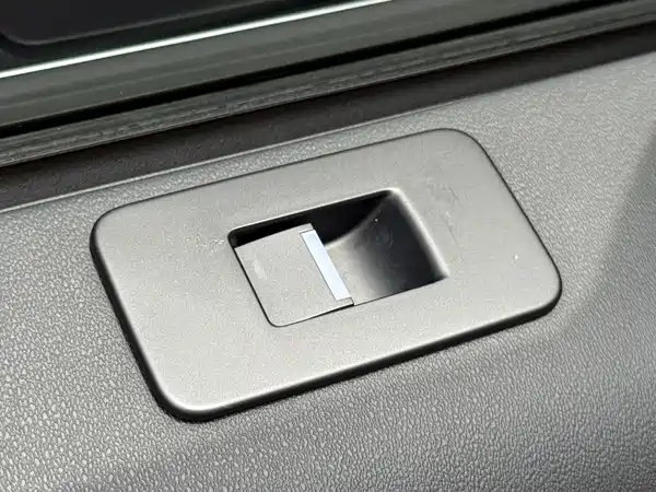 Land Rover Discovery Sport 2023, фото 20