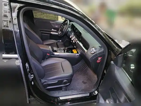 Mercedes-Benz GLB 2023, фото 13