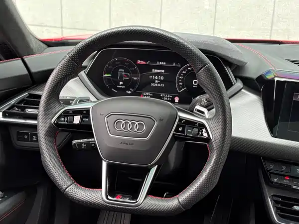 Audi RS e-tron GT 2023, фото 16
