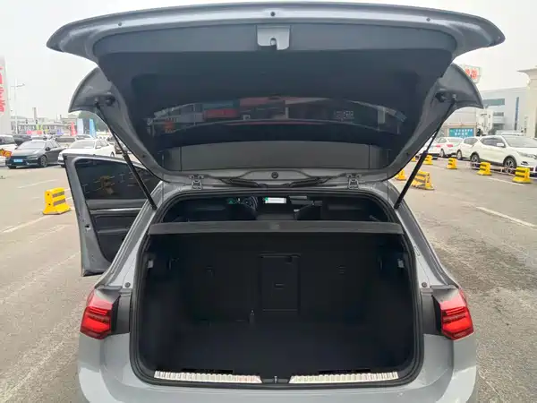 Volkswagen Golf 2023, фото 15